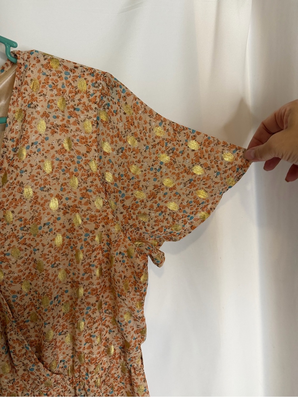 Sheilay Peach Floral Maxi Dress with V-Neck and Elastic Waist - Picture 5 of 5